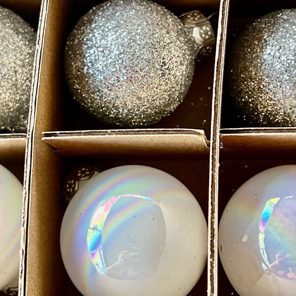 25 Mini Glass Xmas Ball Ornaments Silver Shiny Matte Glitter Opalescent - Picture 3 of 9